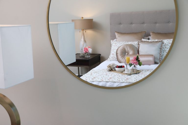 model bedroom mirror