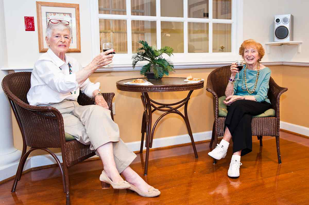 hunters creek ladies drinking wine